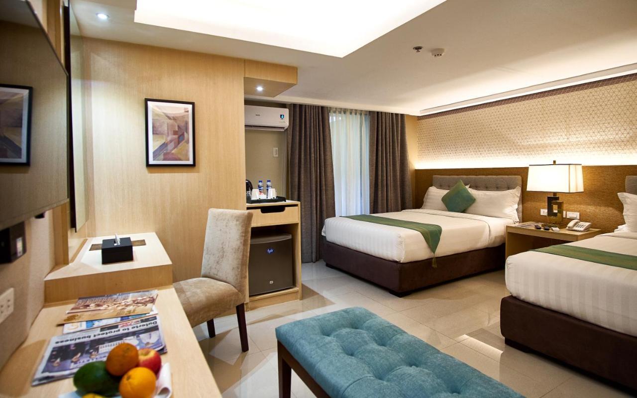 J7 Hotel Iloilo City Exteriér fotografie