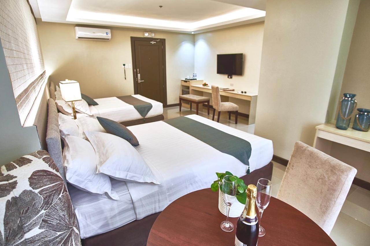 J7 Hotel Iloilo City Exteriér fotografie
