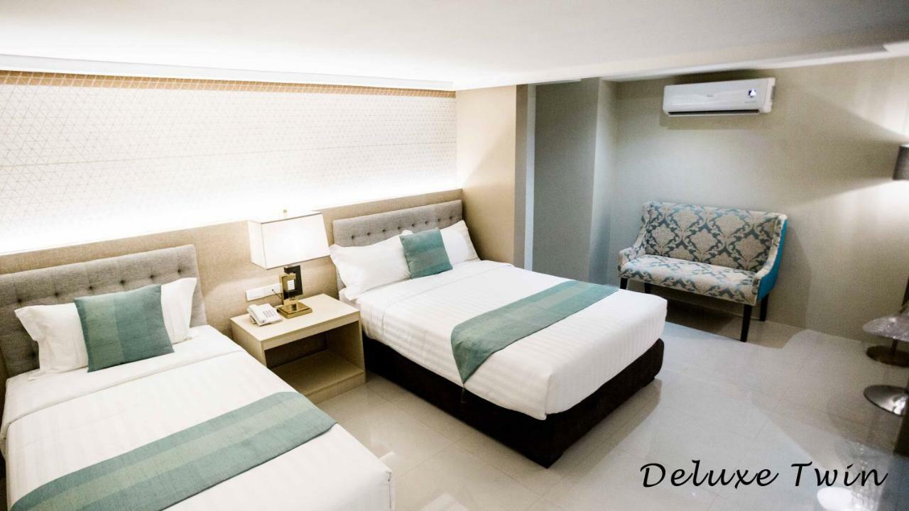 J7 Hotel Iloilo City Exteriér fotografie