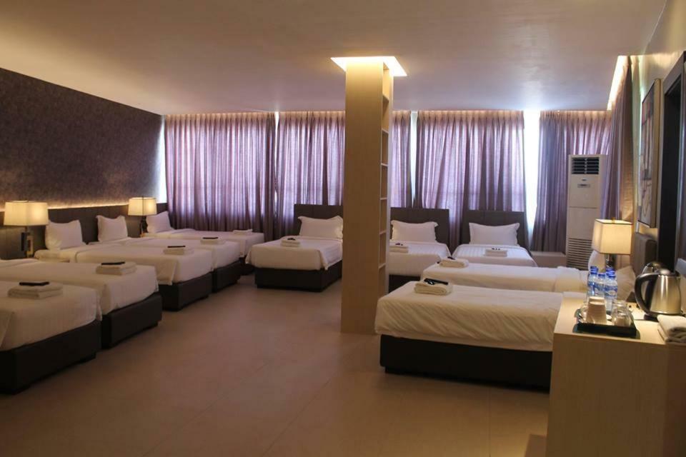 J7 Hotel Iloilo City Exteriér fotografie